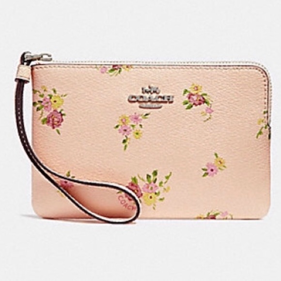 Coach Handbags - NWT Coach Daisy Bundle Wristlet